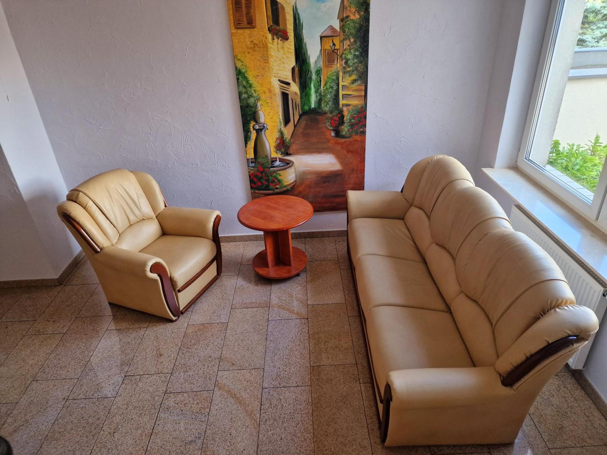 Hotel Podroznik Koszuty Ngoại thất bức ảnh