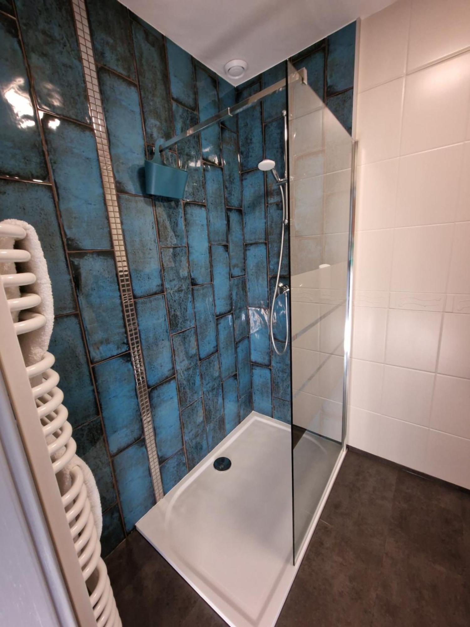 Hotel Podroznik Koszuty Ngoại thất bức ảnh